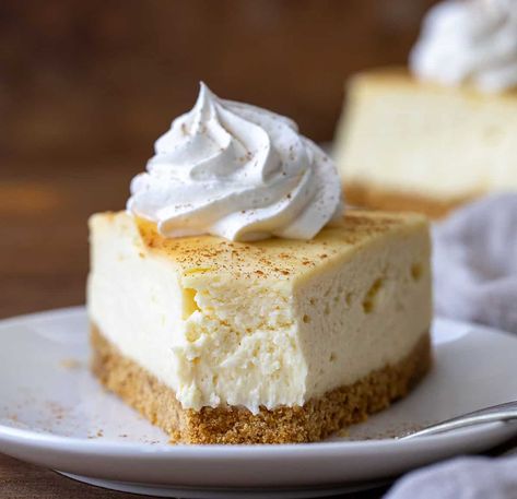 RumChata Cheesecake Rumchata Cheesecake, Freezing Cheesecake, Snickerdoodle Cheesecake, Cheesecake With Whipped Cream, Yummy Cheesecake, Gingersnap Crust, Banana Cheesecake, I Am Baker, Classic Cheesecake