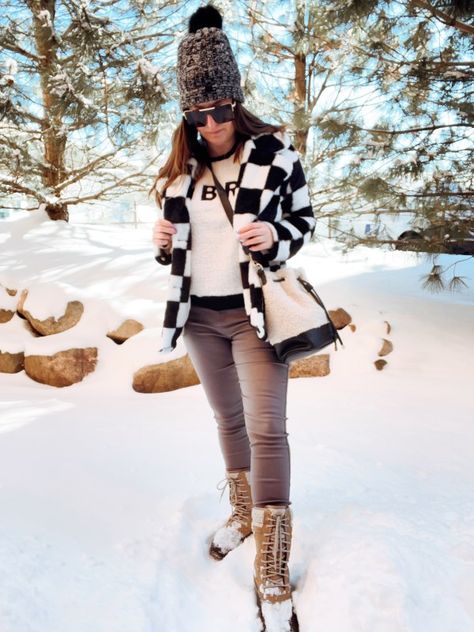 Checkered Teddy Jacket – Black And White Winter Outfit | Glamor and Gloss Checkered Jacket Outfit, Puffer Coat Outfit, Winter Puffer Coat, Checkered Jacket, Teddy Jacket, Create Outfits, Coat Outfits, Outfits Women, Seasonal Fashion