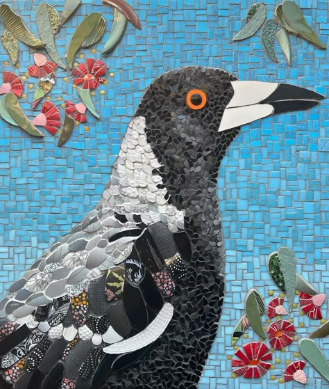 Mosaic Birds Template, Magpie Mosaic, Mosaic Garden Ideas, Mosaic Birdbath, Bird Template, Mosaic Art Diy, Mosaic Animals, Australian Native Flowers, Mosaic Birds