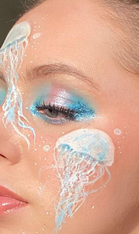 Underwater Eye Makeup, Water Themed Makeup Look, Aquamarine Makeup Looks, Jellyfish Makeup Look, Jellyfish Eye Makeup, Water Theme Makeup, Ocean Inspired Makeup Looks, Sea Creatures Makeup, Jelly Fish Make Up