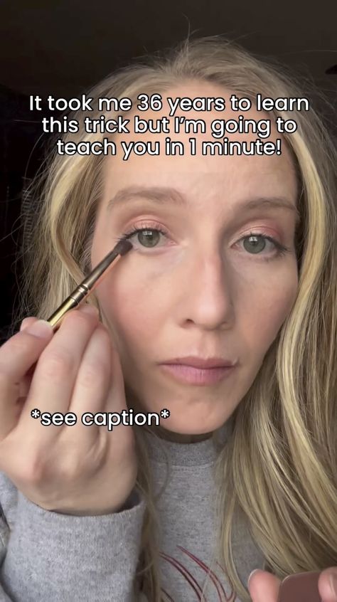 No Eyeliner Makeup Look, Makeup In Your 40s Over 40, Natural Eyeliner Look, Makeup 40s, Smoky Eyeliner, Dark Eyeliner, Classic Eyeliner, Hooded Eye Makeup Tutorial, Aging Makeup