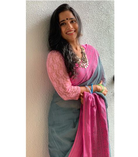 Neetha Manoj on Instagram: “Day 18 Tant sari is a traditional Bengali sari, originating from the Bengal region in the eastern part of the Indian subcontinent,[1] and…” Neetha Manoj, Bengali Sari, Malavika Sharma, Shweta Tiwari, Beautiful Smile Women, Beautiful Saree, Beautiful Smile, Desi Beauty, Women Fashion