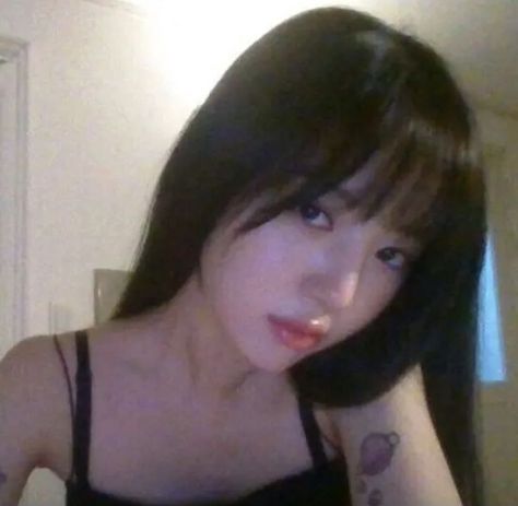 Korean Actress Aesthetic, Crystal Castles, Aesthetic Pfp, Foto Ideas Instagram, I Love Girls, Cute Selfie Ideas, Korean Actress, Pretty Selfies, Insta Photo Ideas