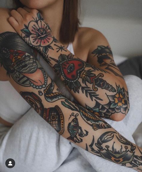 Traditional Back Tattoo, Traditional Tattoo Woman, Vintage Tattoos, Traditional Tattoo Inspiration, Traditional Style Tattoo, Traditional Tattoo Sleeve, Leg Tattoos Women, Traditional Tattoo Art, Back Tattoo Women