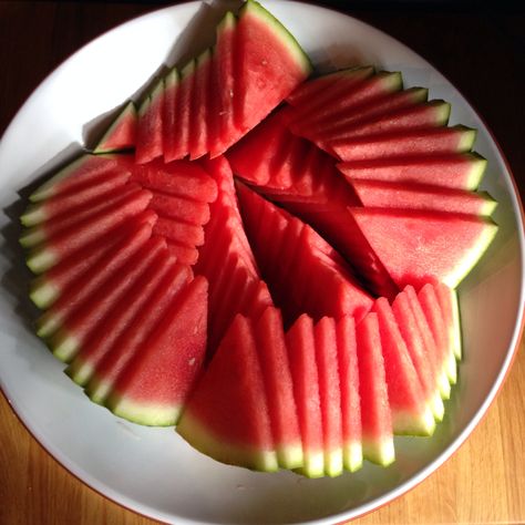 Sliced Watermelon Platter, Watermelon Slices For Party, Christmas Bbq, Barbecue Ideas, Cooking Tricks, Lip Treatments, Watermelon Slice, Food L, Cooks Illustrated