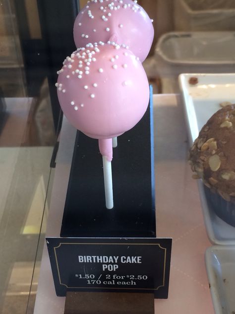 Birthday Cake Pops at Starbucks Cake Pops From Starbucks, Cake Pop Aesthetic, Aesthetic Cake Pops, Cake Pops Aesthetic, Cake Pops Starbucks, Starbucks Cake Pops, Pink Snacks, Starbucks Cake, Pink Cake Pops