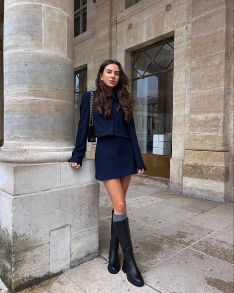 Corporate Outfits, Miniskirt Outfits, Elegante Casual, Casual Winter Outfits, Outfit Inspo Fall, Mode Inspiration, Winter Fashion Outfits, Looks Vintage, Elegant Outfit