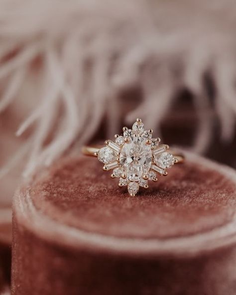 Harlem Ring, Big Engagement Rings, Stunning Diamond Rings, Oval Diamond Ring, Wedding Lace, Halo Setting, Unique Wedding Bands, Oval Ring, Oval Rings