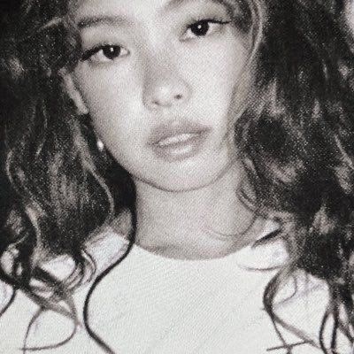 Shared by hevonenfreddy1. Find images and videos about blackpink, jennie and curly hair on We Heart It - the app to get lost in what you love. Jennie Icon, Blackpink Icons, O Clock, Blackpink Jennie, Curly Hair, We Heart It, Lost, Hair