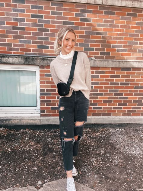 White Mock Neck Top Outfit, Mock Neck Top Outfit Layered, Mock Neck Tank Outfit, Long Sleeve Turtle Neck Outfits, Turtleneck Layering Outfit, Outfits With Black Turtleneck, Turtle Neck Outfit Layers, Mock Neck Sweater Outfit, Mock Neck Outfit