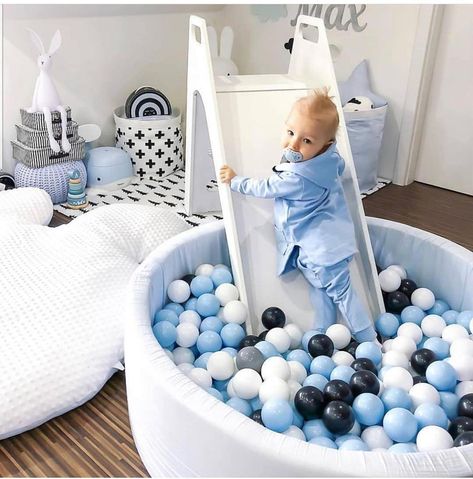 Baby ball pit