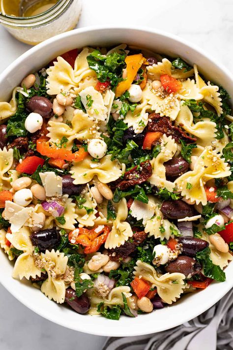 Veggie Loaded Pasta Salad with Italian Dressing Veggie Loaded Pasta Salad, Vinegar Based Pasta Salad, Pasta Salad With Veggies, Pasta Salad With Beans, Pasta Veggie Salad, Salad With Beans, Loaded Pasta, Pasta Salad With Italian Dressing, Healthy Era