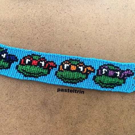 Tmnt Friendship Bracelet, Alpha Bookmark Pattern, Ninga Turtles, Stationary Organization, Turtle Bracelet, Art Organization, Bracelet Crafts, Alpha Patterns, Cartoon Shows