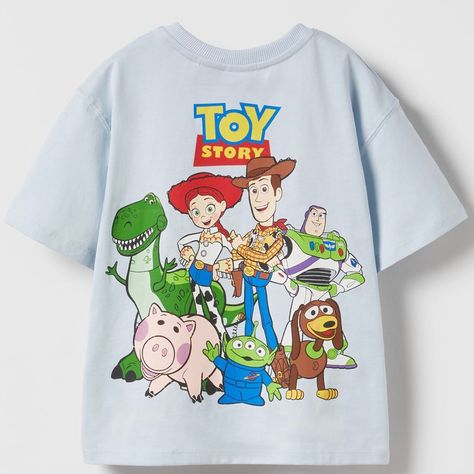 Round Neck T-Shirt With Short Sleeves. Toy Story Disney Print At Chest And Back. Size 11-12 New Sold Out Online Cross Posted Zara Kids Summer, Baby Boy Graphic Tees, Crop Tops For Kids, Toy Story Shirt, Disney Print, Disney T Shirt, Zara Boys, New Toy, Boys Stripes