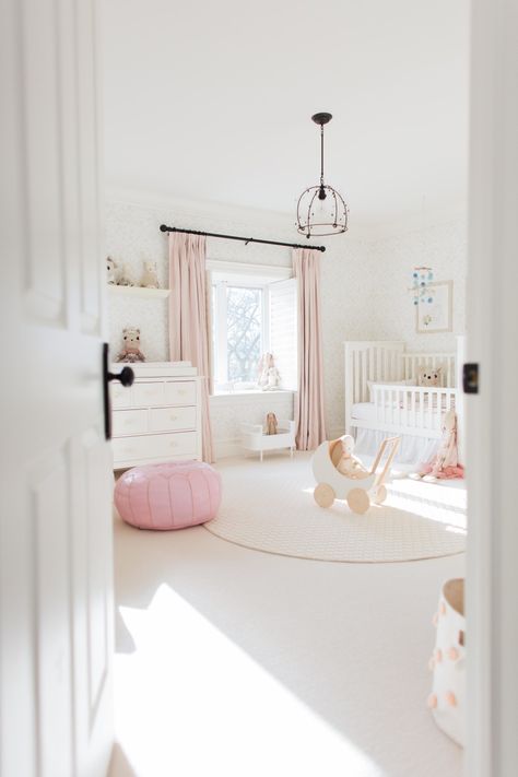 Pink Toddler Rooms, Bedroom Makeover Ideas, Toddler Bedroom Girl, Baby Room Themes, Toddler Girl Room, Nursery Room Design, Girl Nursery Room, Baby Room Inspiration, Nursery Room Inspiration