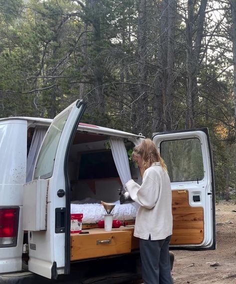 Hannah Lee Duggan Van, Hannah Duggan, Hannah Lee Duggan, Van Remodel, Van Life Aesthetic, Vans Aesthetic, Hannah Lee, Van Travel, Camper Van Life