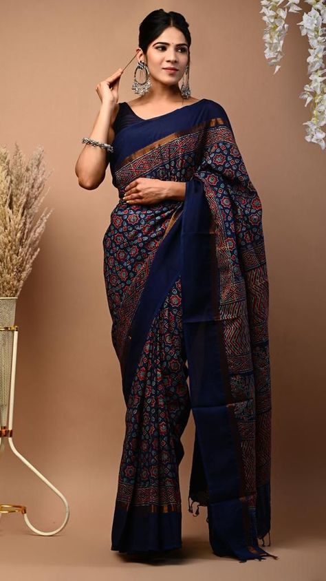 Assam Silk Saree, Antique Bridal Jewelry, Fashion Drawing Dresses, Silk Saree With Blouse, Saree Trends, Trendy Blouses, Trendy Blouse Designs, Saree Look, Saree With Blouse