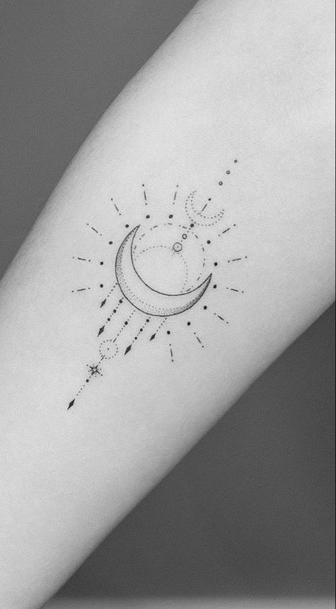 Celtic Moon Tattoo, Tattoo 2024, Sun And Moon Tattoo, Celtic Moon, Boho Tattoos, Muster Tattoos, Moon Tattoo Designs, Meaningful Tattoo, Spine Tattoos