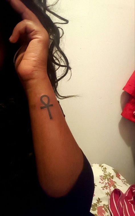 Ankh Symbol Tattoo, Small Dope Tattoos, Ankh Tattoo, Tattoo On Wrist, Ankh Symbol, African Tattoo, Cross Tattoos For Women, Pretty Hand Tattoos, Neck Tattoos Women