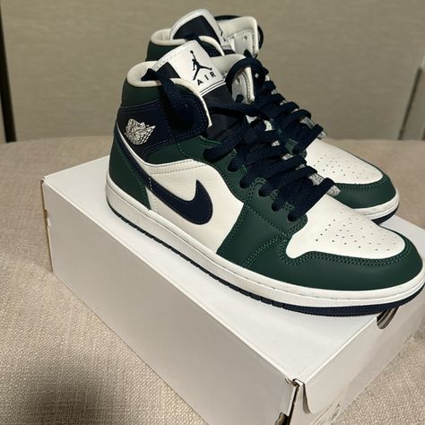 Mids Woman’s Green And Navy Worn Once White Never Used Laces Included Green Air Jordan 1 Outfit Women, Jordan 1 Mid Top, Dark Green Jordans, Green Nike Jordans, Nike Air Jordans Women, Nike Jordan Green, Green Jordan Shoes, Dark Green Shoes, Jordan 1 Green