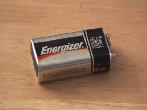 Here is how to extract 6 AAAA batteries from one 9 volt ENERGIZER battery and use them like AAA batteries! Battery Hacks, Energizer Battery, 80s Fashion Men, Recondition Batteries, 9 Volt Battery, Car Batteries, Charging Stations, Craft Things, Making Stuff