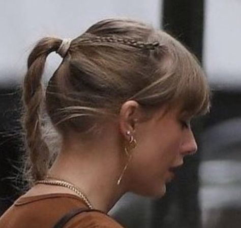 baby braid 🤏🏼🤏🏼 Street Hairstyle, Hande Ercel Style, Real Queens, Everyday Hairstyles, Taylor Swift Pictures, Taylor Alison Swift, Hair Inspo, Hair And Nails, Ear Piercings