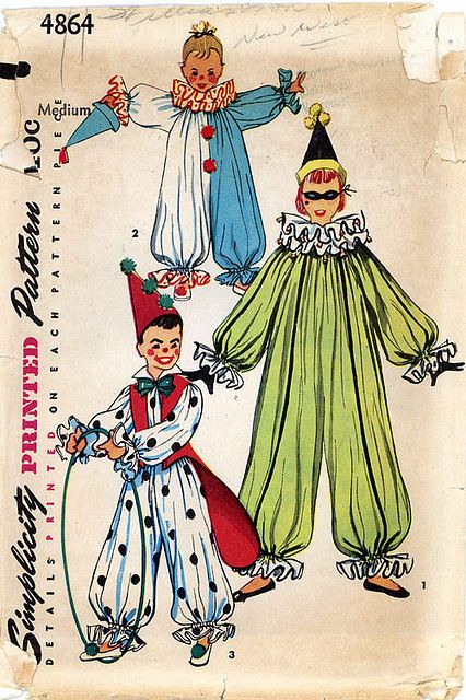 Vintage Halloween Ephemera ~ Clown Costumes Simplicity Pattern ©1954 Vintage Clown Costume, Girl Clown Costume, Halloween Costume Sewing Patterns, Halloween Costume Patterns, Clown Costumes, Clown Suit, Clown Halloween Costumes, Pierrot Clown, Costume Sewing