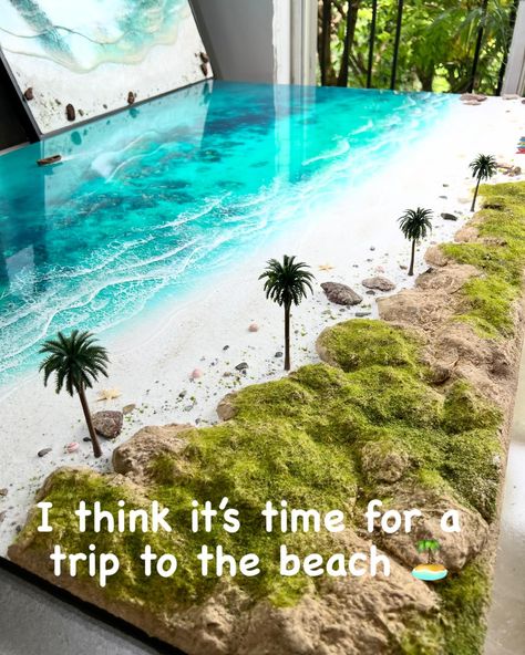 A trip to the beach 🏝️ Beach Diorama, Beach Model, Resin Projects, Rock Crafts, Things To Think About, The Beach, Quick Saves, Art