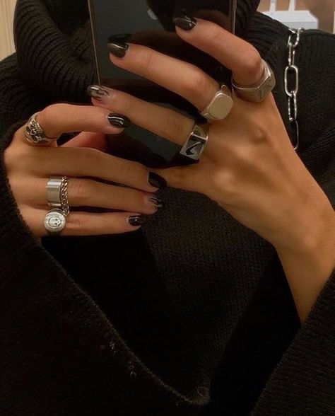 driiippyy Hand With Ring, Hands With Rings, Grunge Ring, Fimo Ring, Edgy Rings, Grunge Accessories, Aesthetic Rings, Grunge Jewelry, Hand Rings