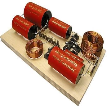 passive crossovers for speakers Speaker Box Diy, Passive Subwoofer, Diy Audio Projects, Audio Crossover, Speaker Plans, Subwoofer Box Design, Speaker Projects, Speaker Box Design, Diy Speakers