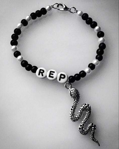 Reputation Inspired Bracelet, Reputation Taylor Swift Gift Ideas, Reputation Gift Ideas, Eras Tour Friendship Bracelets Reputation, Reputation Bracelet Ideas, Reputation Friendship Bracelet, Reputation Bracelet, Taylor Bracelets, Letter Bead Bracelets