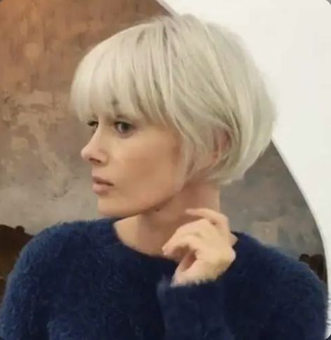 Blonde Bob With Bangs, Short Bobs With Bangs, Asymmetrical Bob Haircuts, French Bob, Stacked Bob Haircut, Bob Hairstyles With Bangs, Hairstyle Tutorials, Bob Haircut With Bangs, Short Bob Haircuts