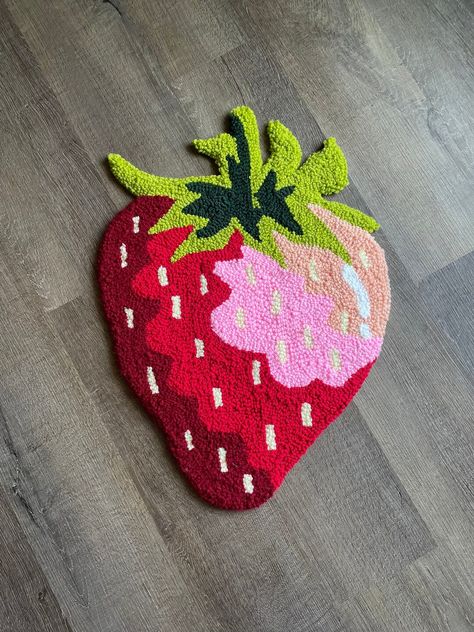 Large Tufted Strawberry Rug - Etsy Strawberry Rug, Tufting Diy, Tufted Carpet, Funky Rugs, Punch Needle Embroidery, Diy Rug, Accent Rug, Cute Room Decor, Rug Art