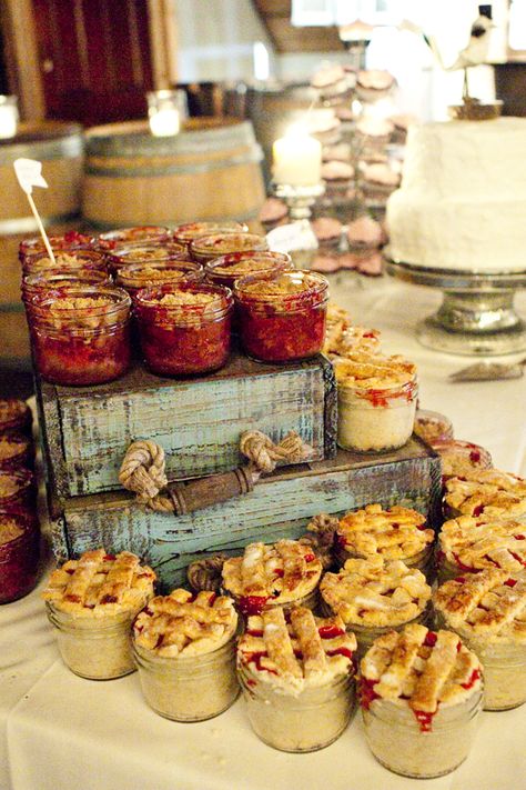 Rustic Wedding Desserts, Country Vibe, Country Theme Wedding, Rustic Fall Wedding, Wedding Dessert Table, Fall Wedding Decorations, Fall Wedding Colors, Wedding Desserts, Fall Decorations