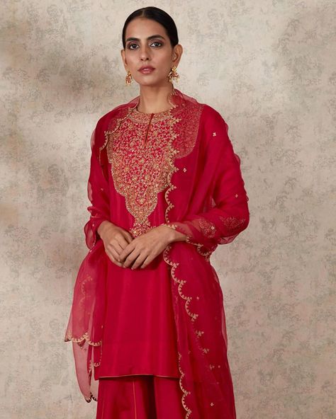 Ogaan India Suits, Sharara Outfits, Minimal Clothing, Plain Suit, Eastern Fashion, Function Dresses, Punjabi Outfits, Indian Designer Suits, Desi Wear