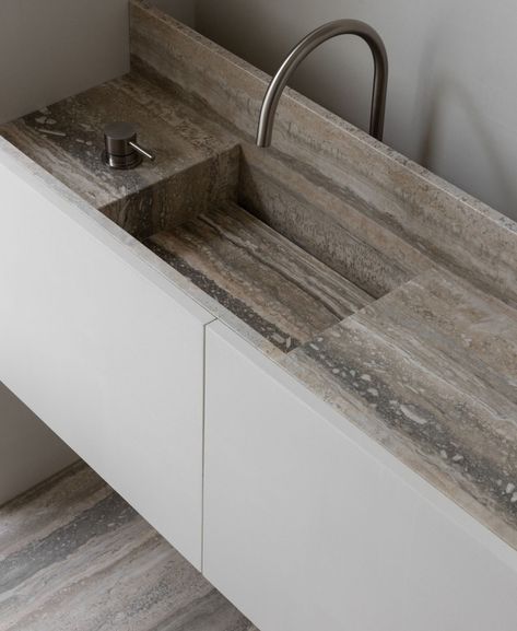 Travertine Floors Bathroom, Travertine Bathroom, Silver Travertine, Toilette Design, Restroom Design, Home Kitchen Decor, Kitchen Vanity, Contemporary Bathrooms, Curated Design