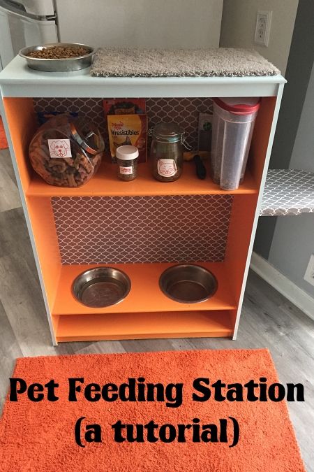 Runs for Cookies: TUTORIAL: How to Make a Pet Feeding Station Dog Cat Feeding Station, Dog Treat Station, Cat Station, Cat Feeding Shelf, Pet Food Station, Cat Food Station, Katt Diy, Dog Food Station, Cat Feeding Station