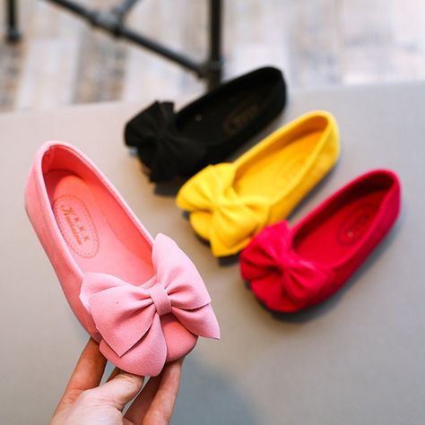 Bow Shoes Flats, Dress Up Shoes, Princess Dance, Leather Shoe Laces, Ballet Kids, Running Sneakers Women, Girls Dress Shoes, Rose Shoes, Sport Shoes Fashion