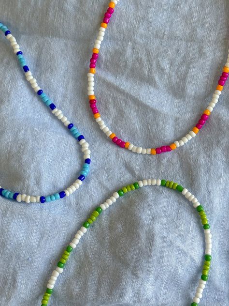 Beaded Bracelets And Necklaces, Jewelry Design Beads, Colorful Beaded Jewelry, Neckles Ideas, Winter Beaded Necklace, Beaded Bracelet Inspiration, Handmade Jewellery Design, Bead Necklaces Ideas, Necklace Ideas Beads