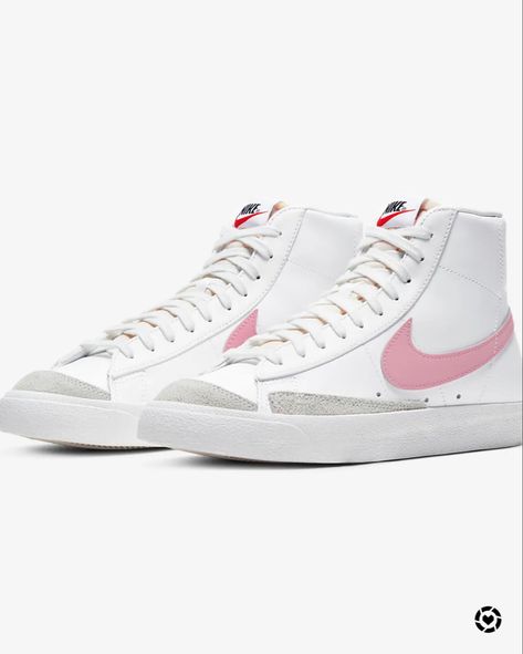 Pink nike blazer mid sneaker outfit Nike Rosa, Nike Blazer Mid 77 Outfit, White Sunset, Blazer Mid 77 Vintage, Dr Shoes, Shoe Ideas, Baddie Aesthetic, Nike Blazer Mid 77, Nike Blazer Mid