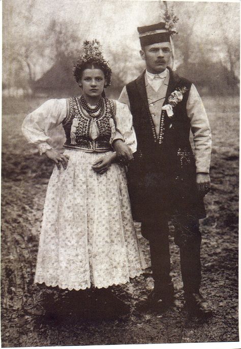 Traditional Polish costume | Flickr - Photo Sharing! Polish Royalty Clothes, Polish Headdress, Polish Traditional Costume, Polish Costume, Polish Embroidery, Polish Dress, Polish Culture, Polish Clothing, Polish Heritage