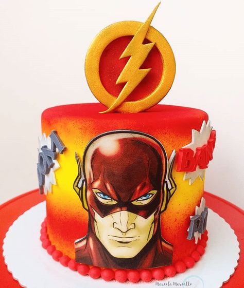 The Flash Cake Design Images (The Flash Birthday Cake Ideas) Bolo Do Flash, The Flash Cake, Flash Birthday Cake, Flash Cake, Flash Cookies, Batman Birthday Cakes, Fondant Cake Tutorial, Modern Birthday Cakes, Marvel Cake