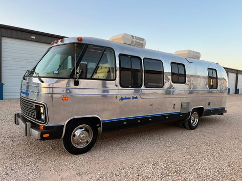 Vintage Motorhome For Sale, Airstream Campers For Sale, Airstream Motorhome, Motor Homes For Sale, Vintage Motorhome, Motorhome Conversions, Lotus 7, Airstream Campers, Rv Motorhomes