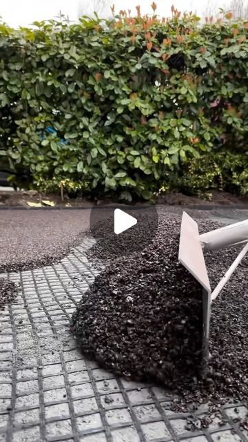 232K views · 12K likes | Art & Architecture on Instagram: "Check out this flood-resistant paving solution! Thoughts? 
⁣
Resin Bound driveways now can become faster, cleaner, and eco-friendlier!⁣
⁣
Stronger than tarmac, @vubaresinproducts’s base is made up of 100% Recycled Aggregates sourced from railway ballast🚞, paired with a binder from renewable resources♻️. Strengthened with SRM mesh from our bustling motorways. 
⁣
Vubamac allows installers to complete the install in just one day with this no dig system.

For more details head up to their Instagram account.

#building #buildingmaterials #innovation #ecofriendly #driveway #entryway #garage #backyard #landscape #landscapedesign #architects_need" Tarmac Driveway Ideas, Backyard Flooding Solutions, Resin Driveway Ideas Uk, Eco Driveway, Diy Driveway Ideas Cheap, Cheap Driveway Ideas, Resin Driveway Ideas, Modern Driveway Ideas, Cheap Driveway