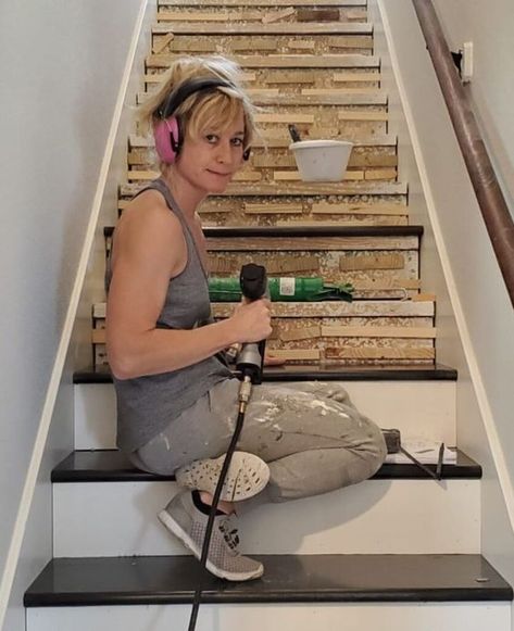 Stairs Makeover on a Budget in 5 Easy Steps (From Carpet to Wood) How To Remodel Stairs, Uncarpeting Stairs, Floor To Stairs Transition, Diy Carpet Stairs To Wood, Trim On Side Of Stairs, Stairwell Flooring Ideas, Cover Stair Treads, Building A Staircase Diy, Removing Stair Carpet