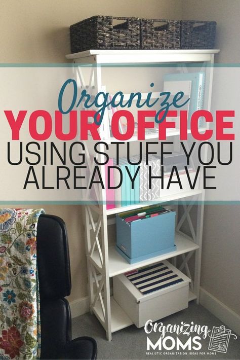 Tips and tricks for organizing your office using stuff you already have. Create your own makeshift office space, and boost your productivity by getting organized! Diy Home Office Organization Ideas, Organize Paperwork, Office Decluttering, Small Office Organization, Mom Office, Organize Office Space, Diy Organizers, Organizing Office, Office Organization Tips