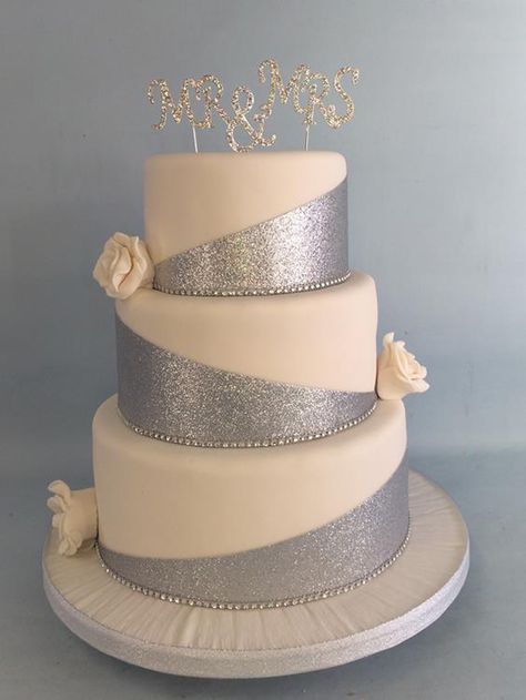 Sparkly Wedding Cakes, Glitter Wedding Cake, Metallic Wedding Cakes, How To Make Wedding Cake, Funny Wedding Cakes, Silver Wedding Cake, Metallic Wedding, Silver Cake, Romantic Wedding Cake