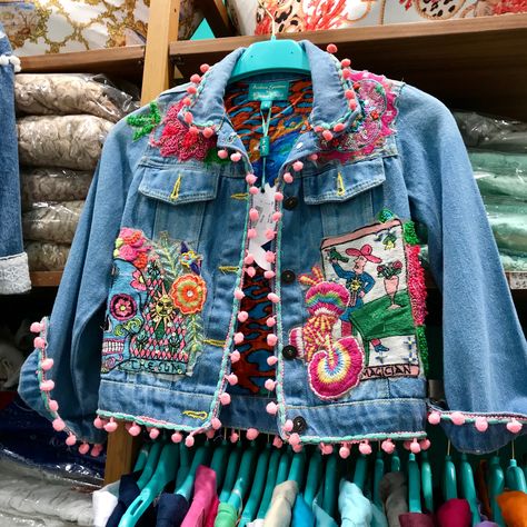 Crochet On Denim, Embroidery Jeans Jacket, Upcycled Denim Jacket, Diy Denim Jacket, Reworked Clothing, Denim Crafts Diy, Embellished Denim Jacket, Mode Hippie, Cinque Terre Italy