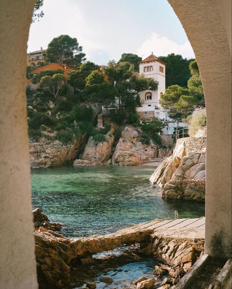 Ancient Mediterranean Aesthetic, Sandstone Castle, Mediterranean Nature, Spirit Island, Vintage Mediterranean, Mediterranean Aesthetic, Mediterranean Lifestyle, Mediterranean Coast, Mediterranean Cruise