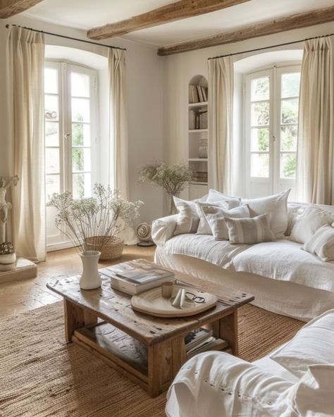 French Cottage Living Room, Salons Cottage, Cottage Style Living Room, Organic Living Room, French Living Rooms, Country Interior Design, French Country Living, Casa Country, French Country Living Room